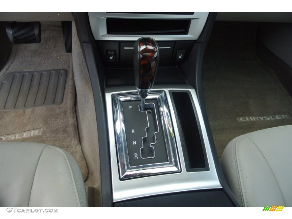 2007 Chrysler 300 C HEMI 5 Speed Automatic Transmission Photo #94311668