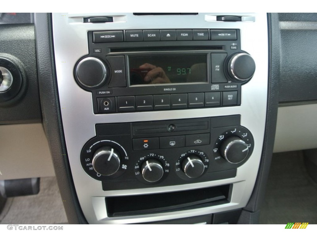 2007 Chrysler 300 C HEMI Controls Photo #94311698