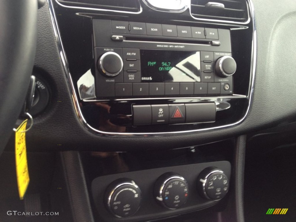 2014 Chrysler 200 Touring Convertible Controls Photo #94313030