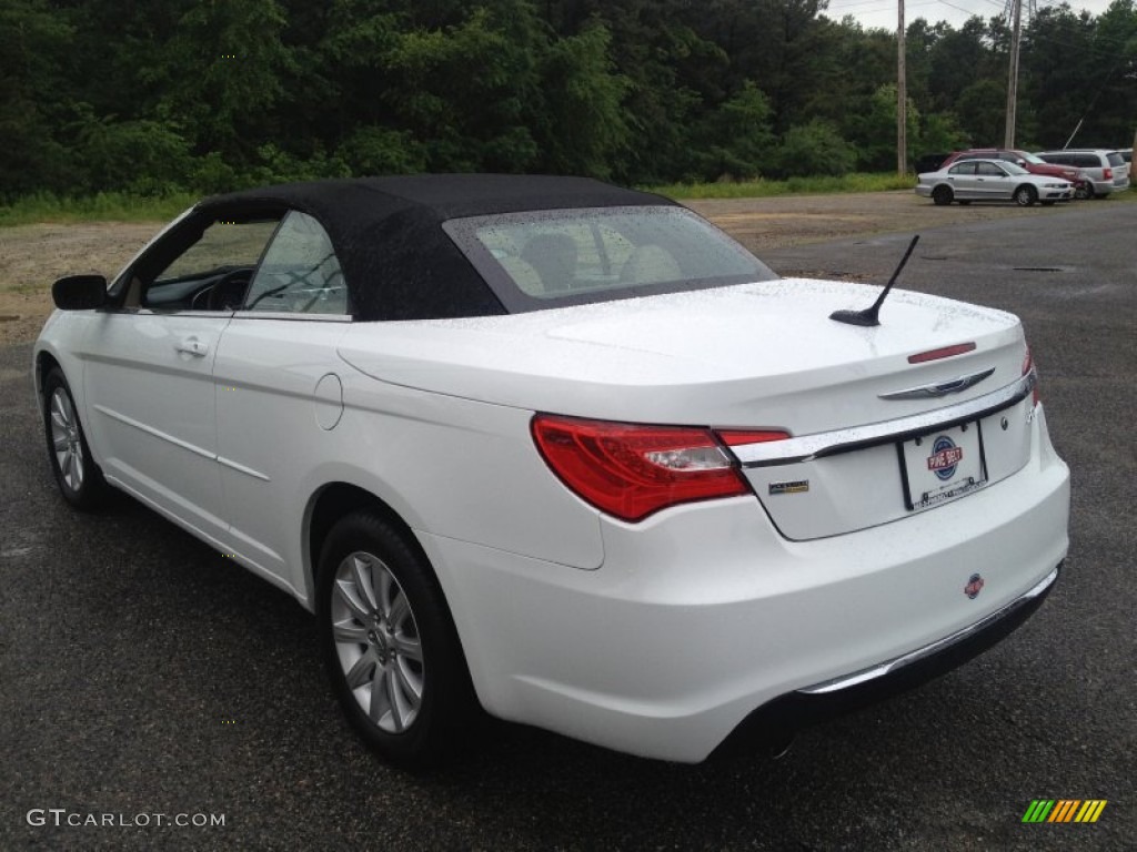 2014 200 Touring Convertible - Bright White / Black/Light Frost Beige photo #15