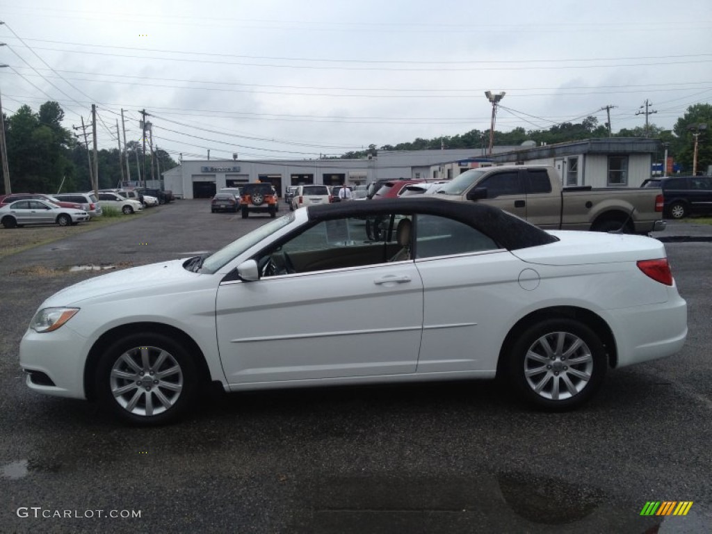 2014 200 Touring Convertible - Bright White / Black/Light Frost Beige photo #17