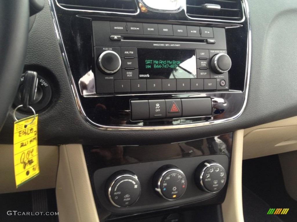 2014 Chrysler 200 Touring Convertible Controls Photos