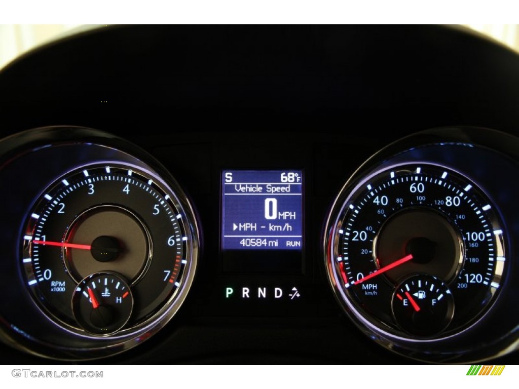 2011 Chrysler Town & Country Touring Gauges Photo #94316147