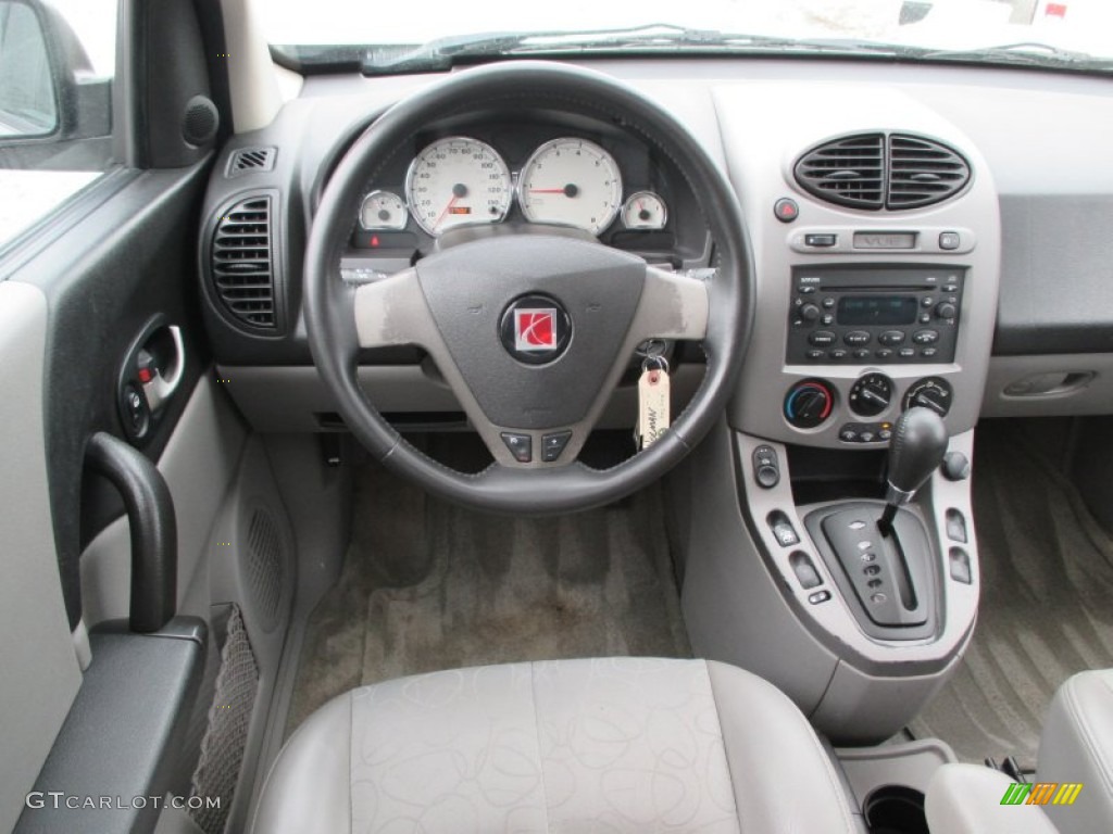 2004 Saturn VUE V6 Gray Dashboard Photo #94318394