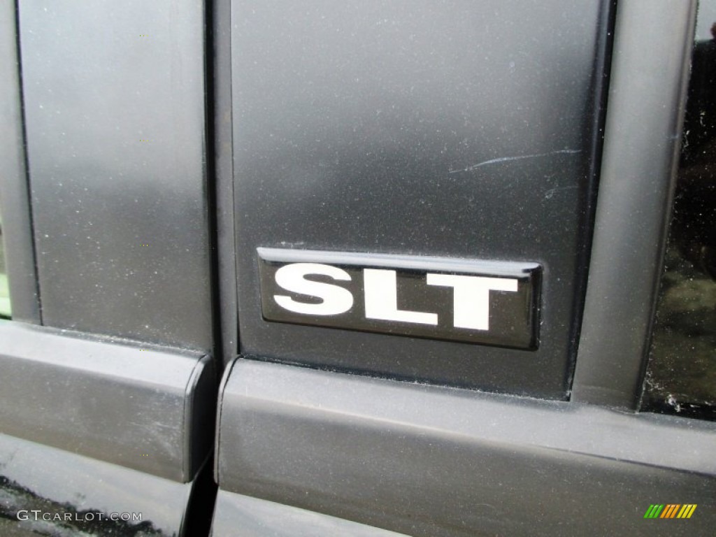 2003 GMC Envoy SLT 4x4 Marks and Logos Photos