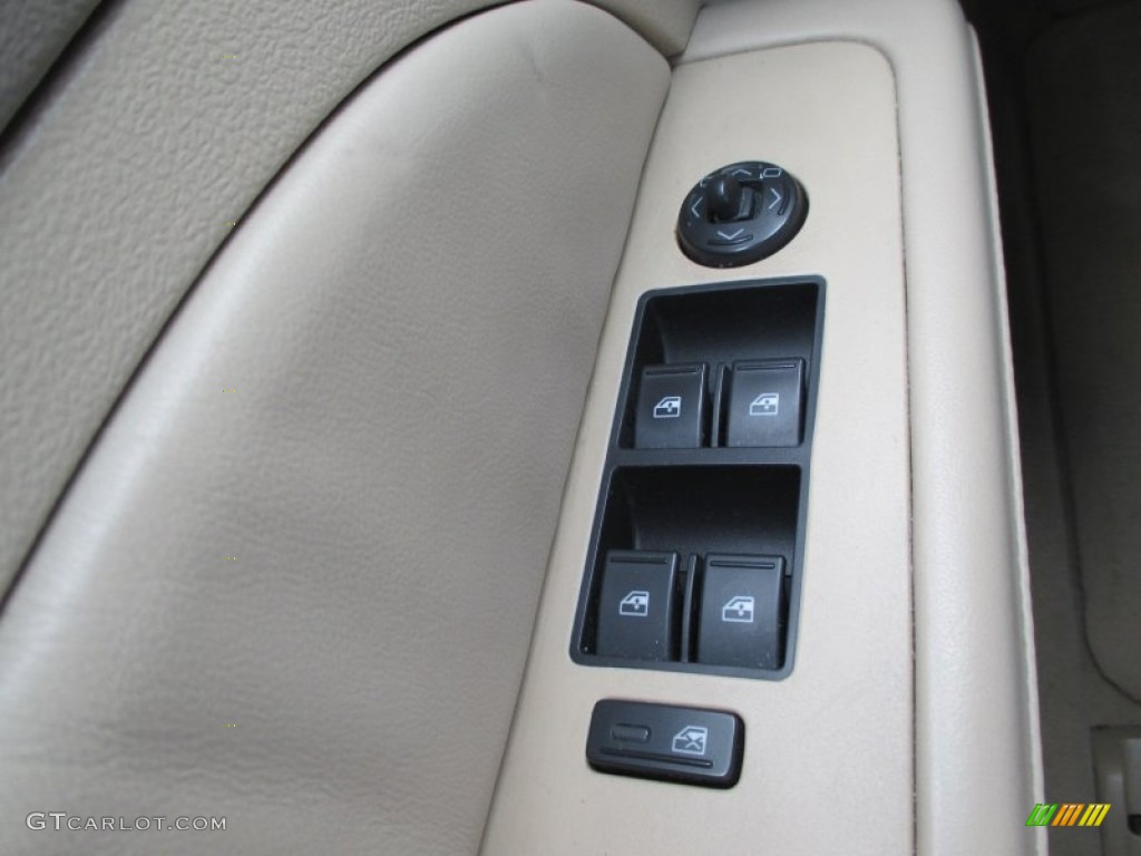 2005 Cadillac STS V6 Controls Photo #94318982