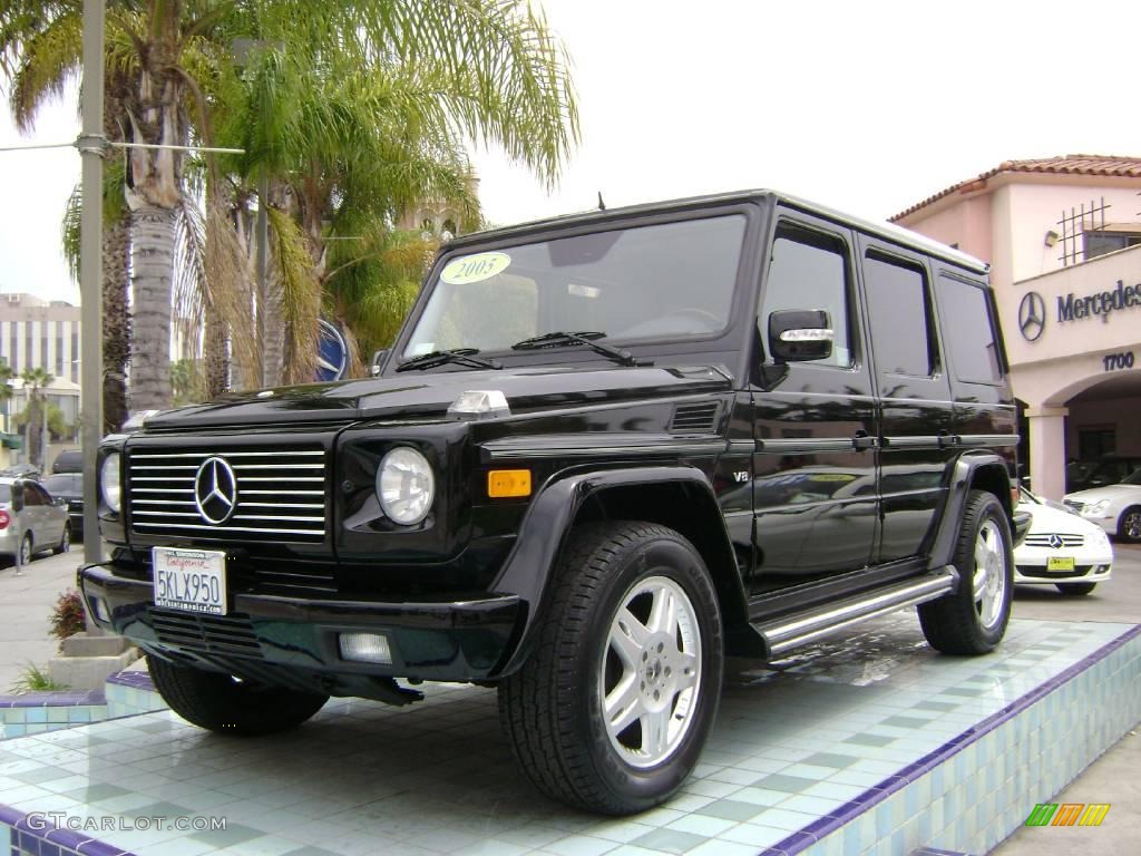 Black Mercedes-Benz G
