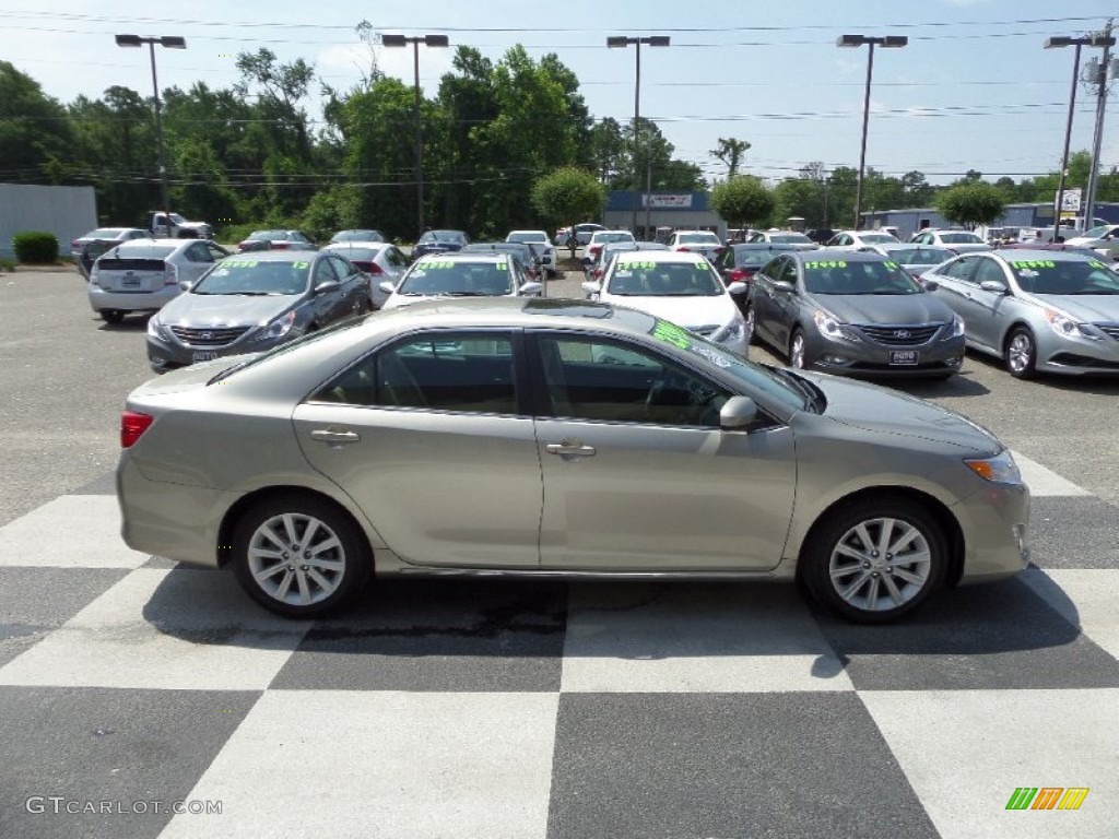 2014 Camry XLE - Champagne Mica / Ivory photo #3