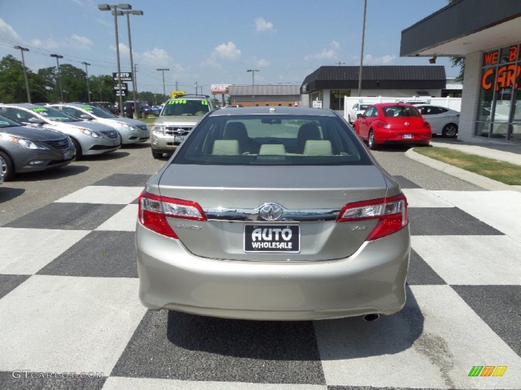 2014 Camry XLE - Champagne Mica / Ivory photo #4