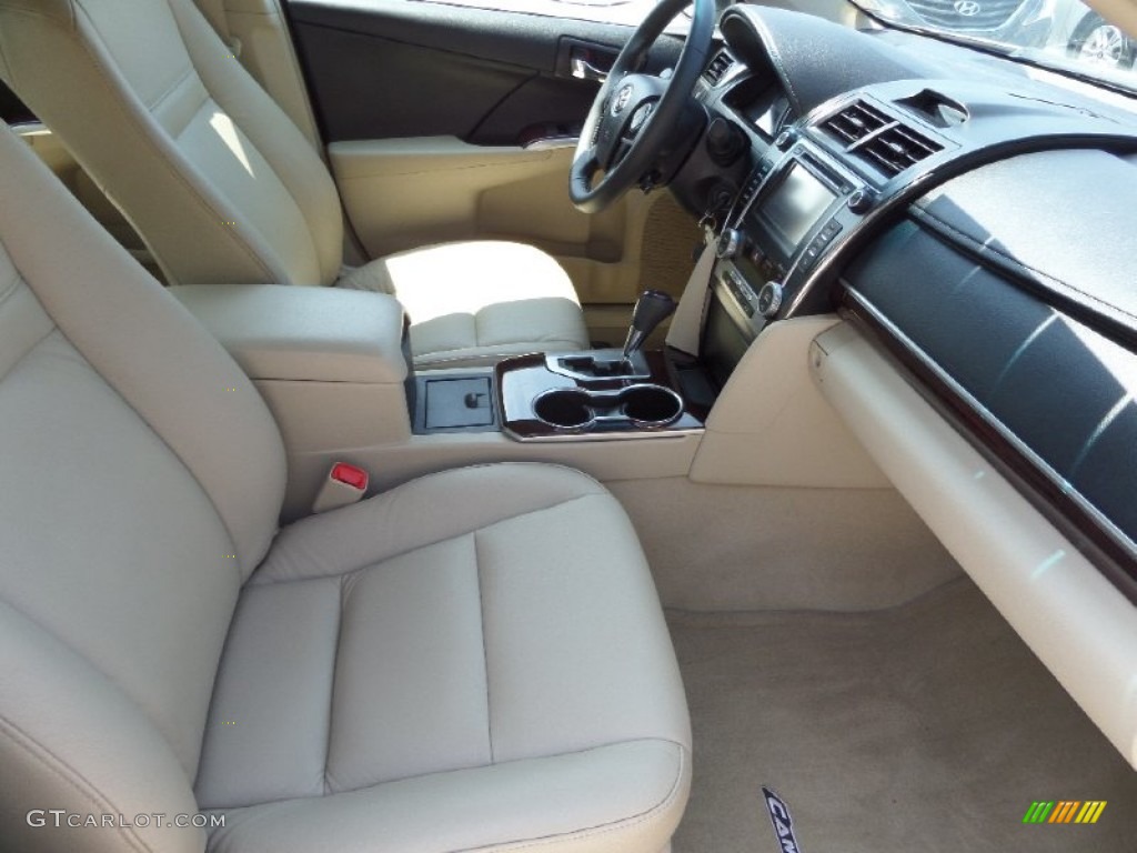 2014 Camry XLE - Champagne Mica / Ivory photo #13