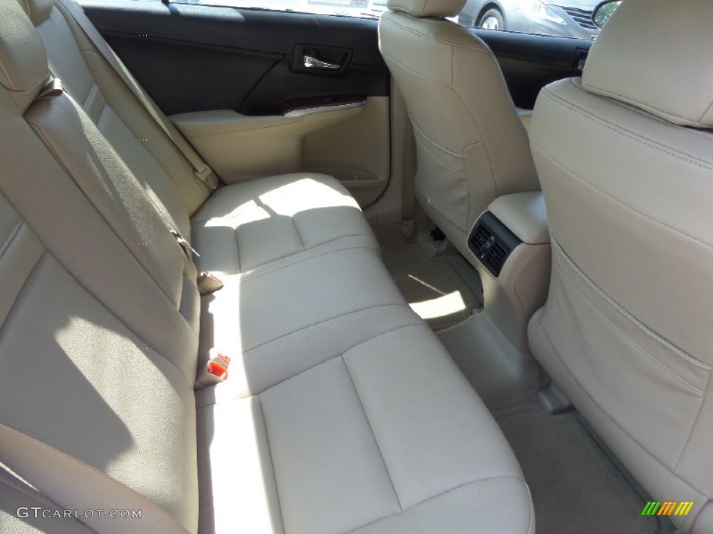 2014 Camry XLE - Champagne Mica / Ivory photo #14