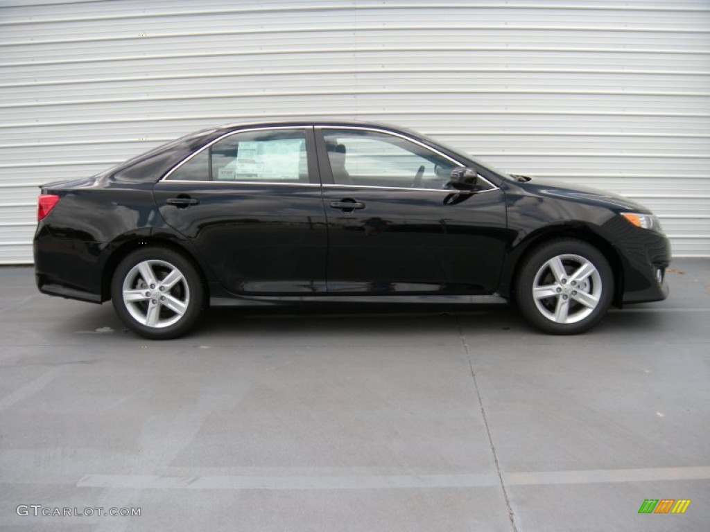 2014 Camry SE - Attitude Black Metallic / Black photo #3