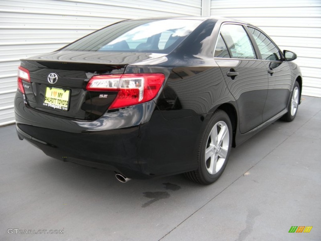 2014 Camry SE - Attitude Black Metallic / Black photo #4