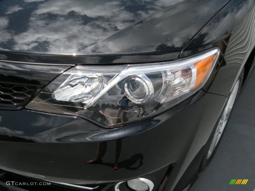 2014 Camry SE - Attitude Black Metallic / Black photo #9