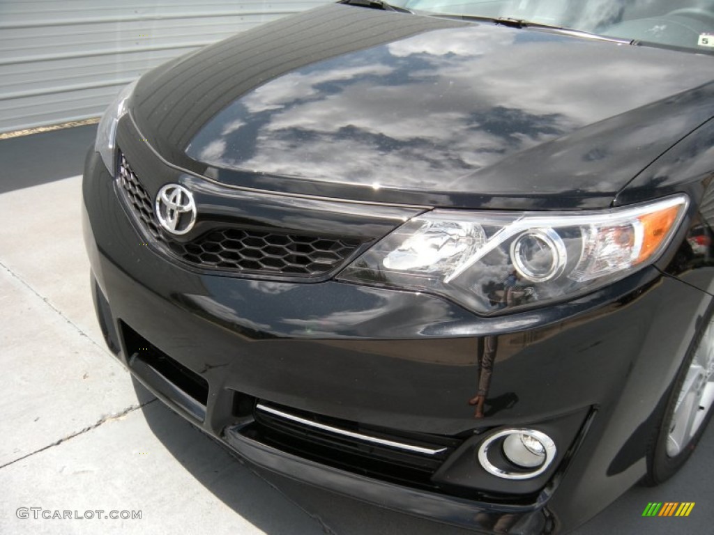 2014 Camry SE - Attitude Black Metallic / Black photo #10