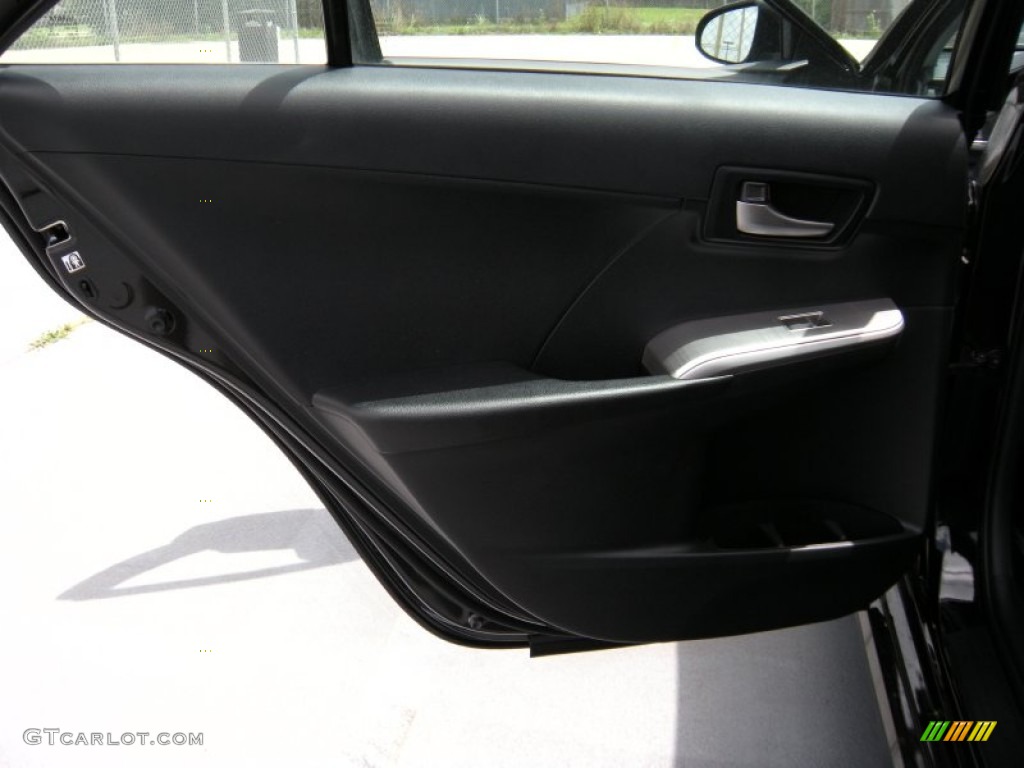 2014 Camry SE - Attitude Black Metallic / Black photo #18