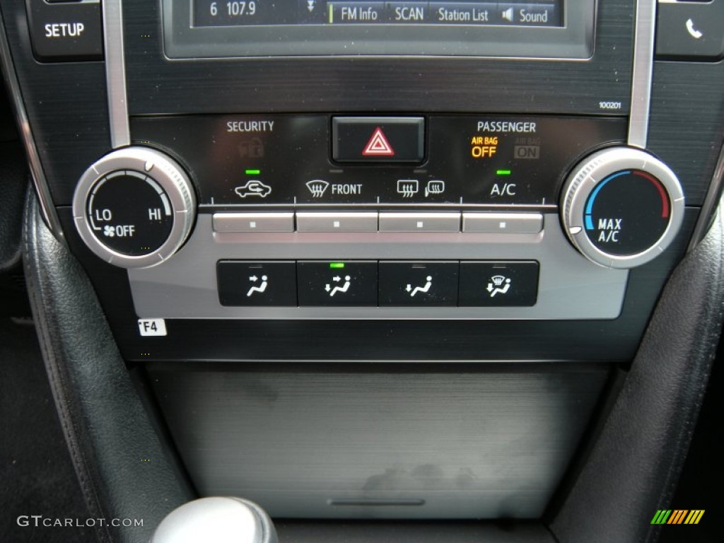 2014 Camry SE - Attitude Black Metallic / Black photo #27