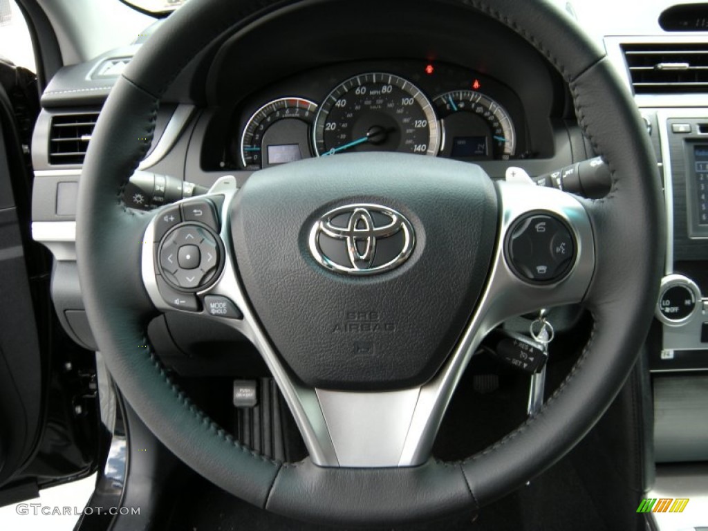 2014 Camry SE - Attitude Black Metallic / Black photo #29