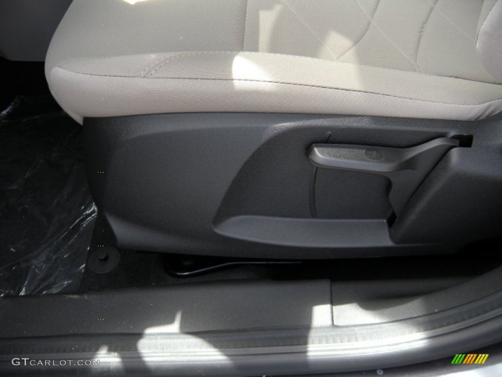 2014 Fiesta SE Hatchback - Storm Gray / Medium Light Stone photo #24