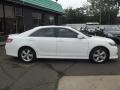 Super White - Camry SE Photo No. 7