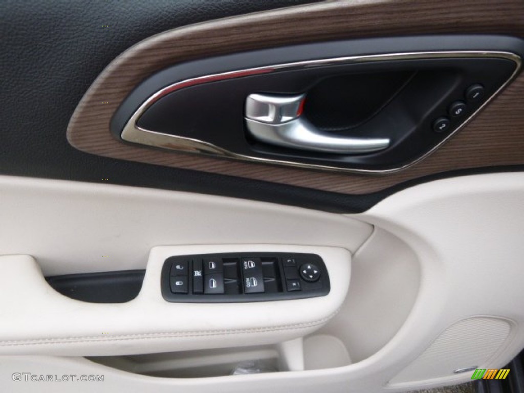 2015 Chrysler 200 C Controls Photo #94340031