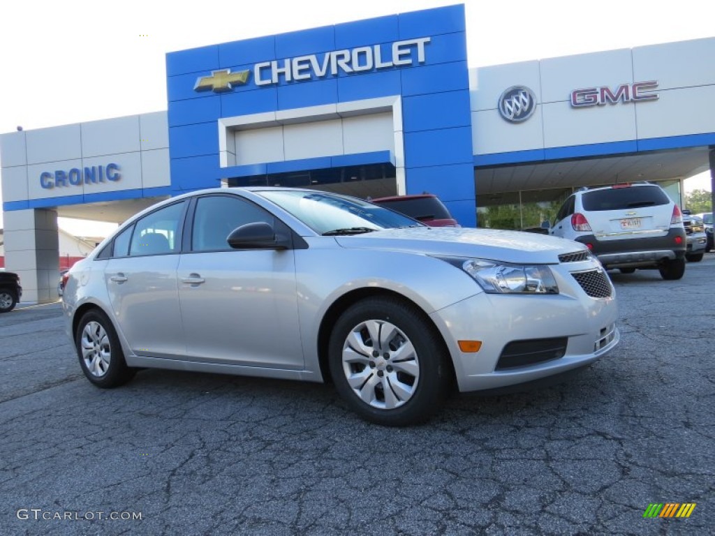 2014 Cruze LS - Silver Ice Metallic / Jet Black/Medium Titanium photo #1