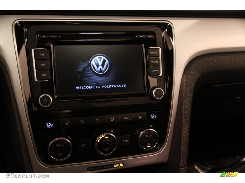2012 Volkswagen Passat 2.5L SE Controls Photo #94346751