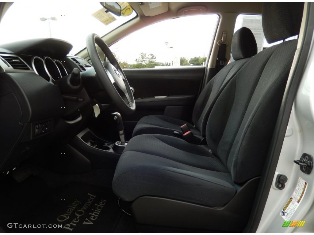 Charcoal Interior 2011 Nissan Versa 1.8 S Hatchback Photo #94350534