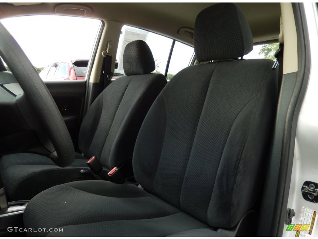 Charcoal Interior 2011 Nissan Versa 1.8 S Hatchback Photo #94350552