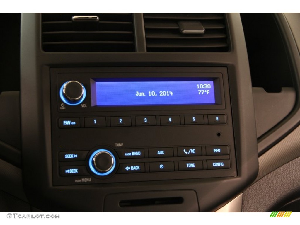 2013 Chevrolet Sonic LS Hatch Controls Photo #94350768