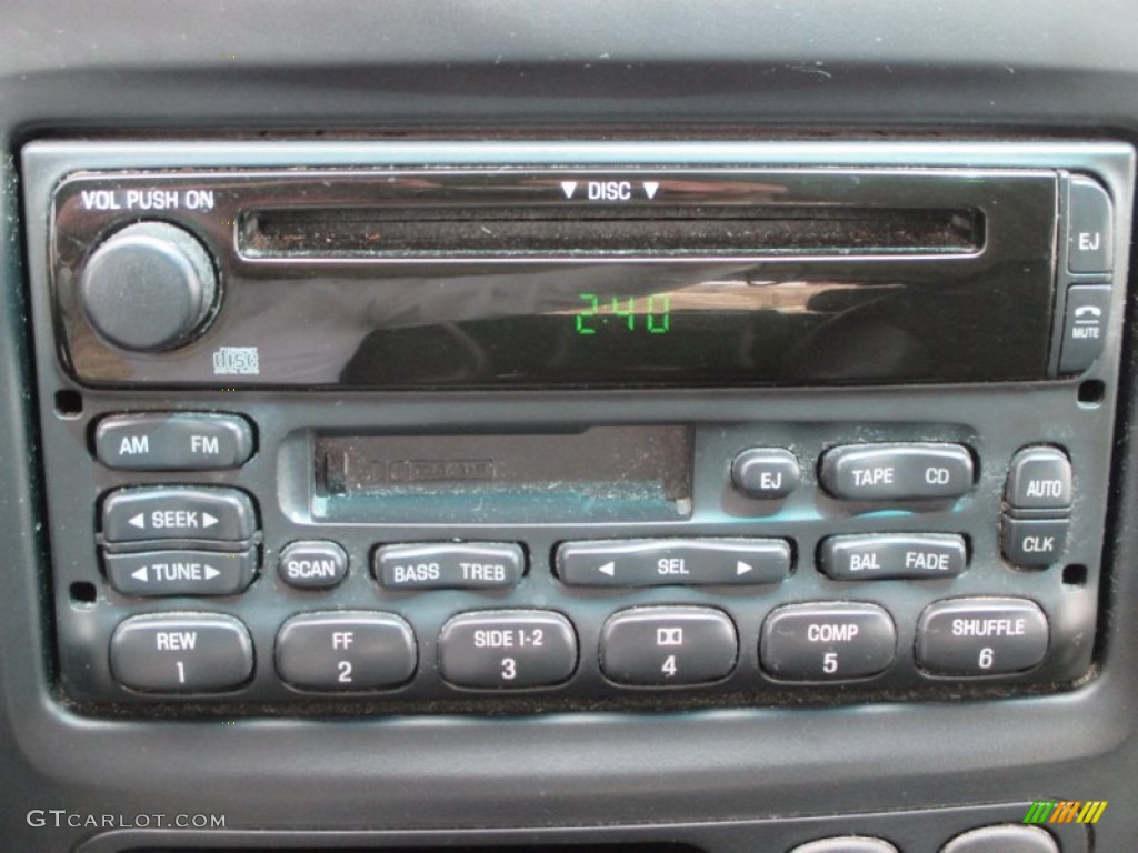 2001 Ford Escape XLS V6 4WD Audio System Photos