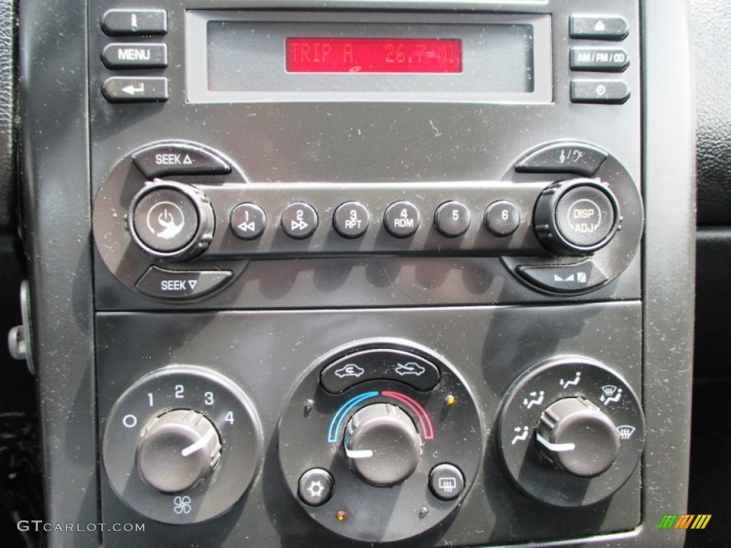 2005 Pontiac G6 Sedan Controls Photo #94353567
