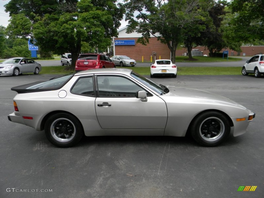 Silver 1985 Porsche 944 Standard 944 Model Exterior Photo #94359195