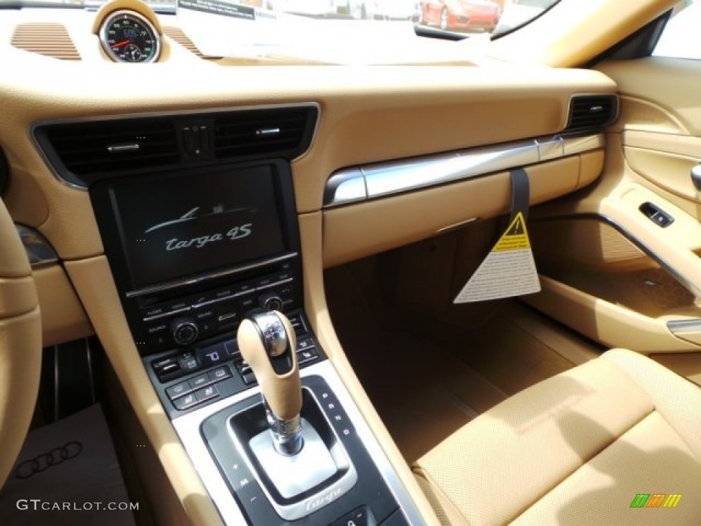 2014 Porsche 911 Targa 4S Luxor Beige Dashboard Photo #94362227