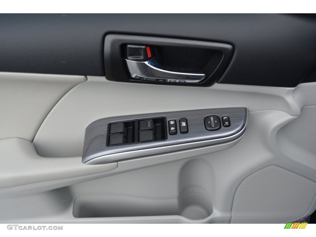 2014 Camry Hybrid XLE - Attitude Black Metallic / Ash photo #5