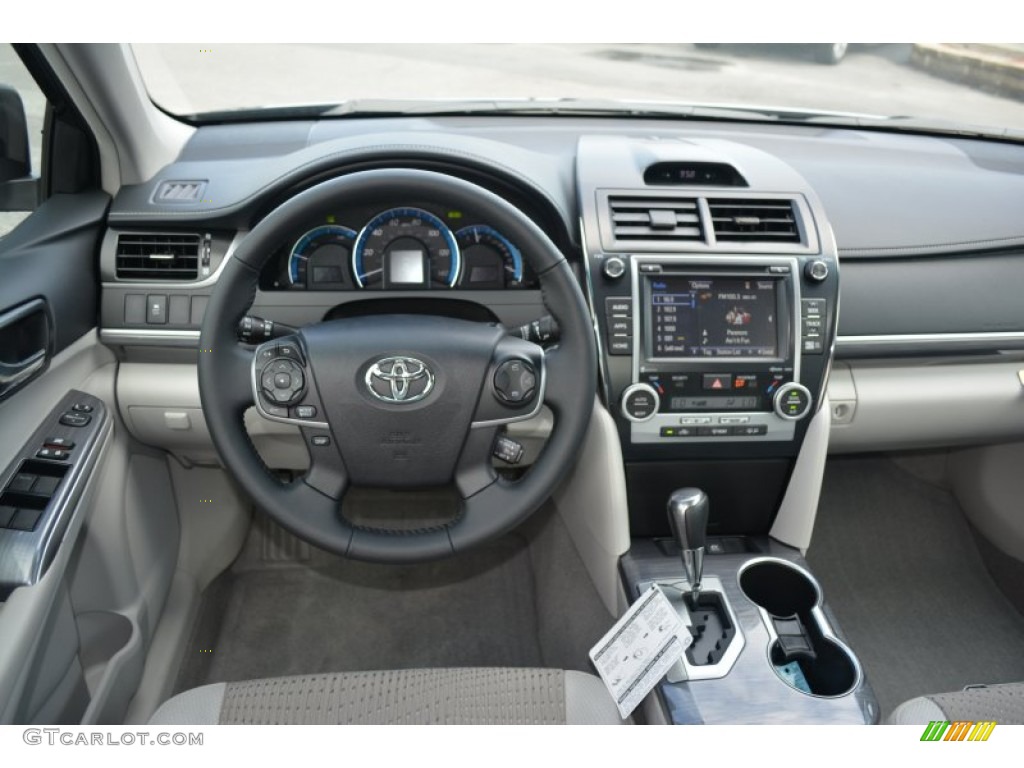 2014 Camry Hybrid XLE - Attitude Black Metallic / Ash photo #11