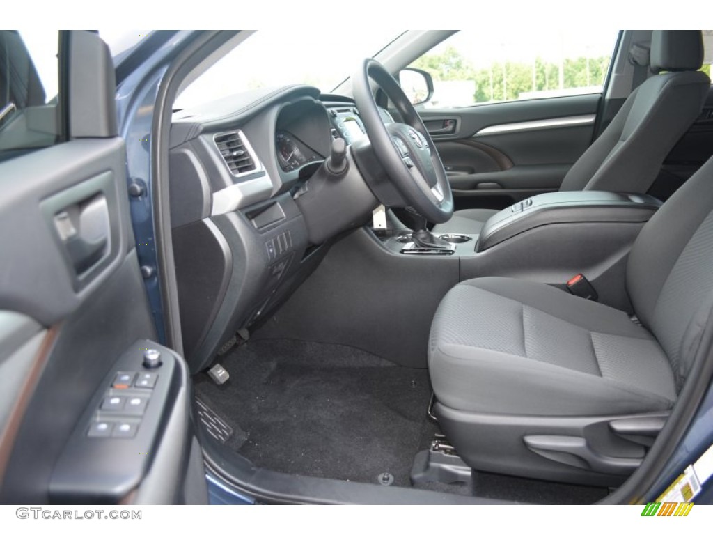 2014 Toyota Highlander LE Front Seat Photos