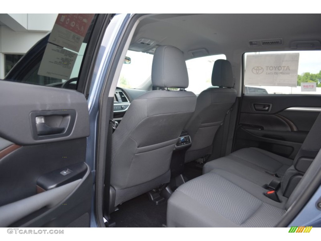 2014 Toyota Highlander LE Rear Seat Photos