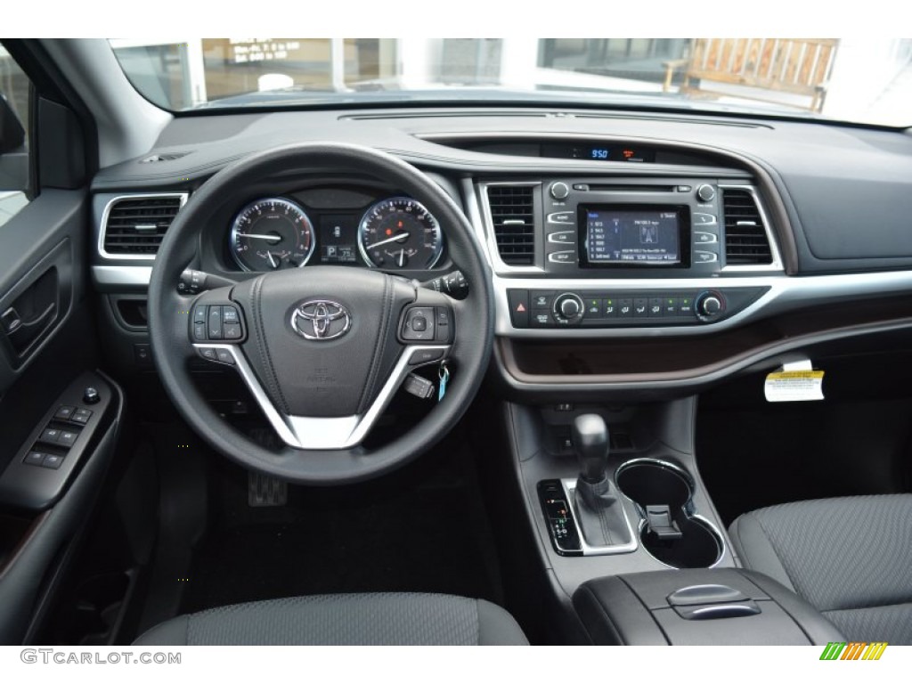 2014 Toyota Highlander LE Black Dashboard Photo #94370309