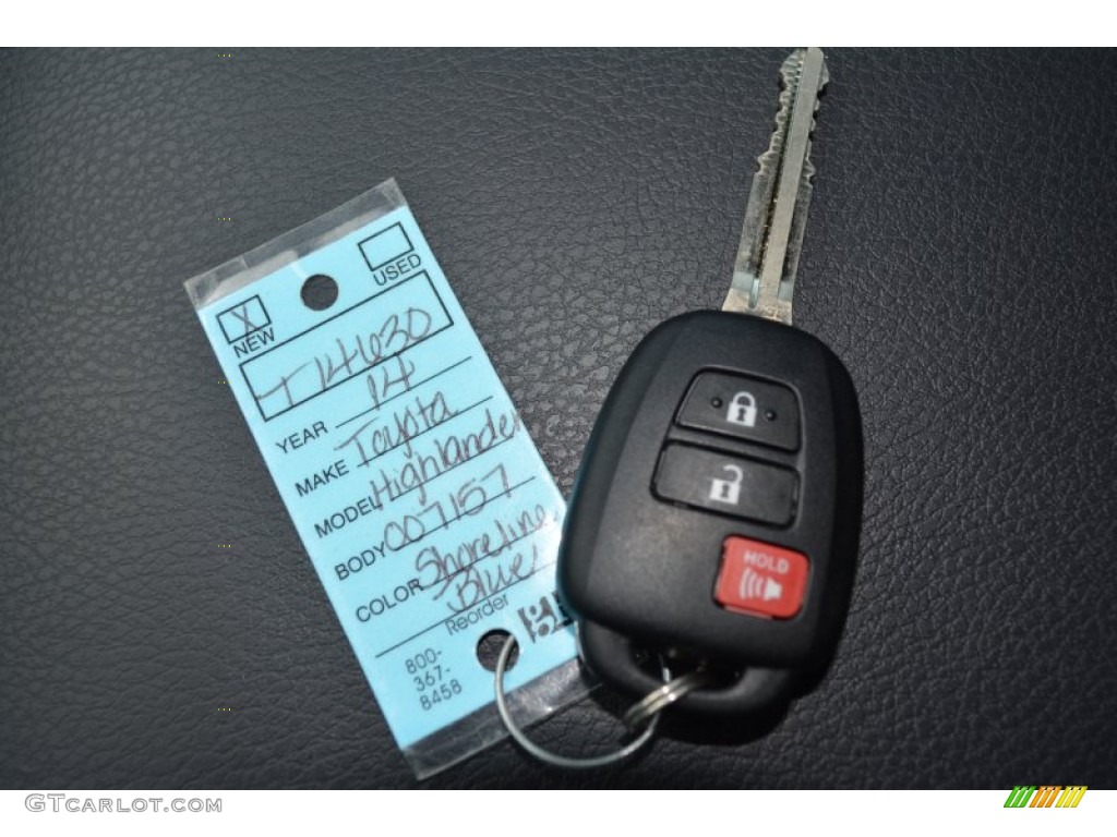 2014 Toyota Highlander LE Keys Photo #94370582