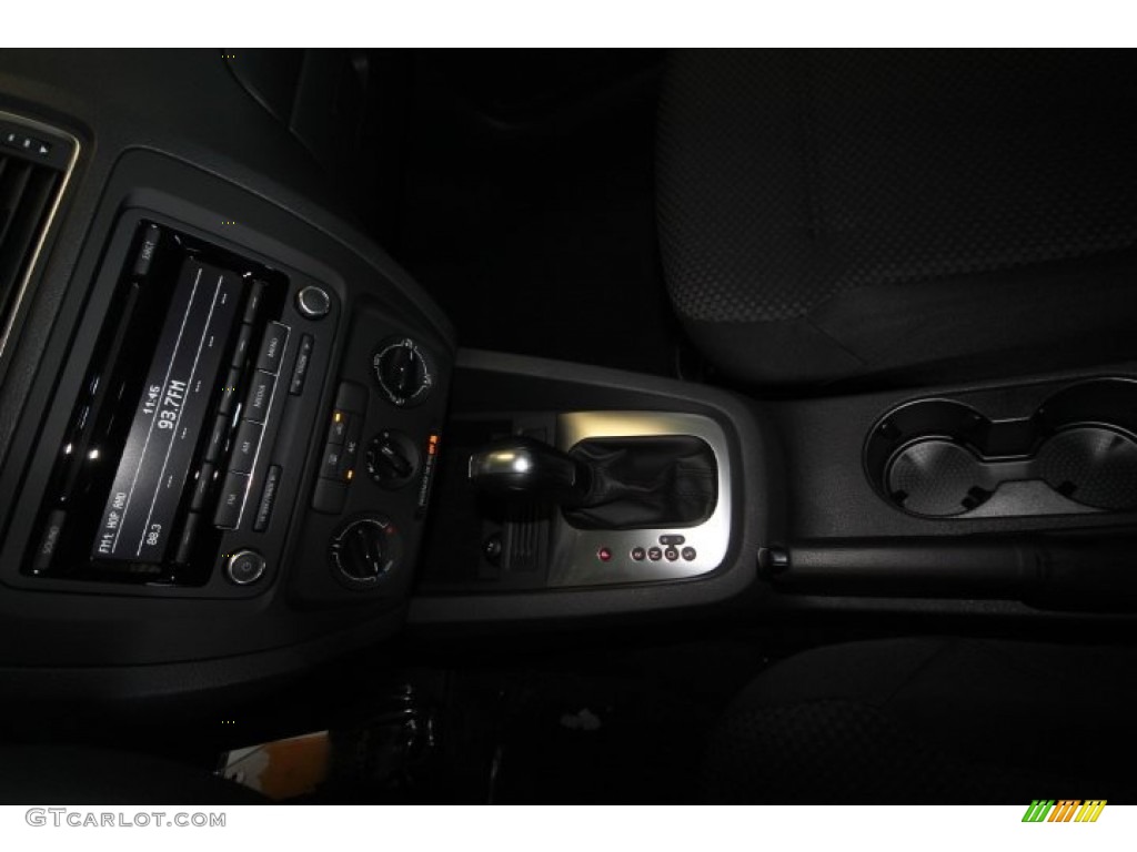 2014 Jetta S Sedan - Platinum Gray Metallic / Titan Black photo #17