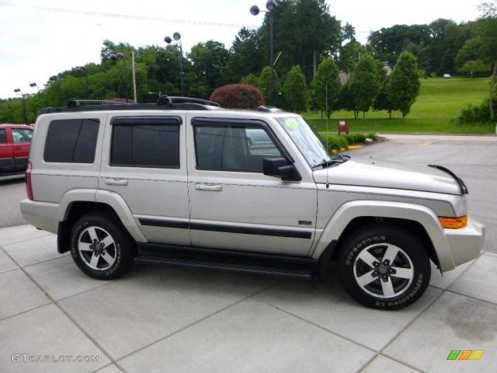 2008 Commander Sport 4x4 - Light Graystone Pearl / Dark Slate Gray photo #6