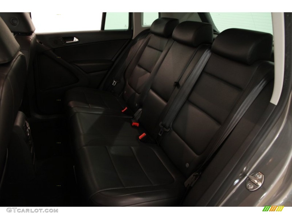 2011 Tiguan SE 4Motion - Alpine Gray Metallic / Charcoal photo #14