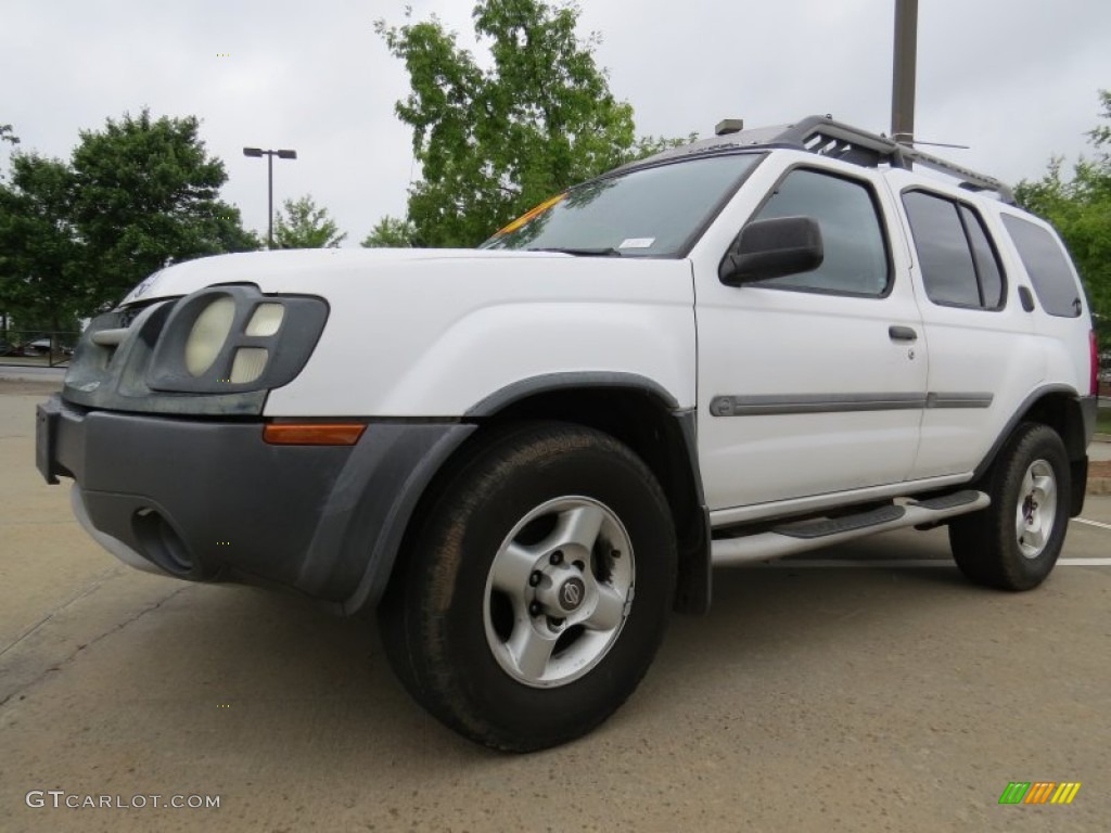 Cloud White Nissan Xterra