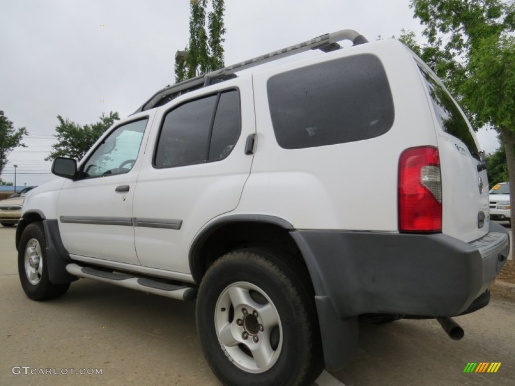 2002 Xterra XE V6 - Cloud White / Gray Celadon photo #2