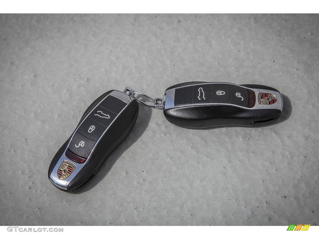 2011 Porsche Cayenne Standard Cayenne Model Keys Photo #94396307