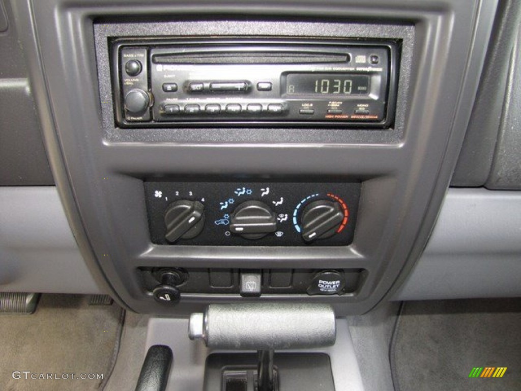 1998 Cherokee Classic 4x4 - Gunmetal Pearl / Mist Gray photo #22