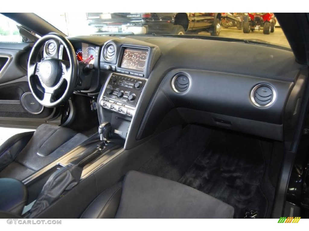 2009 Nissan GT-R Premium Black Dashboard Photo #94398968