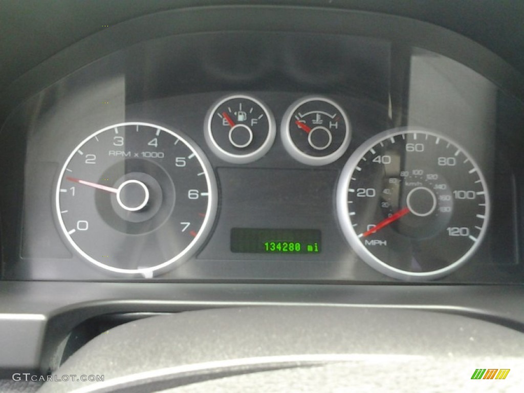 2006 Ford Fusion SE Gauges Photos