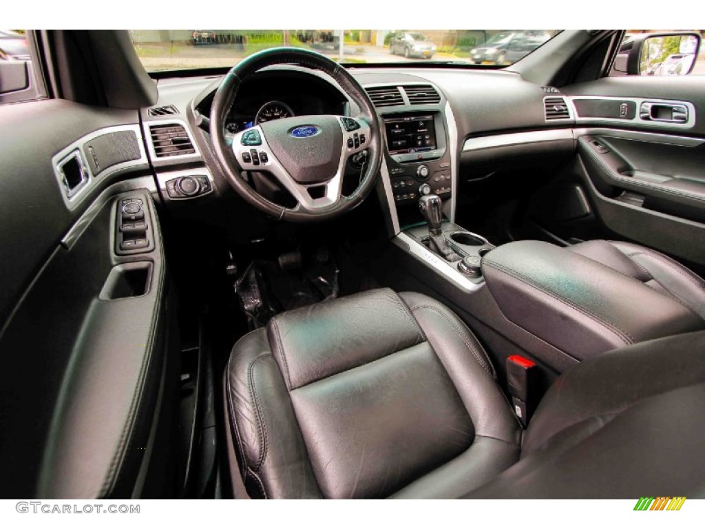 Charcoal Black Interior 2013 Ford Explorer XLT 4WD Photo #94408328